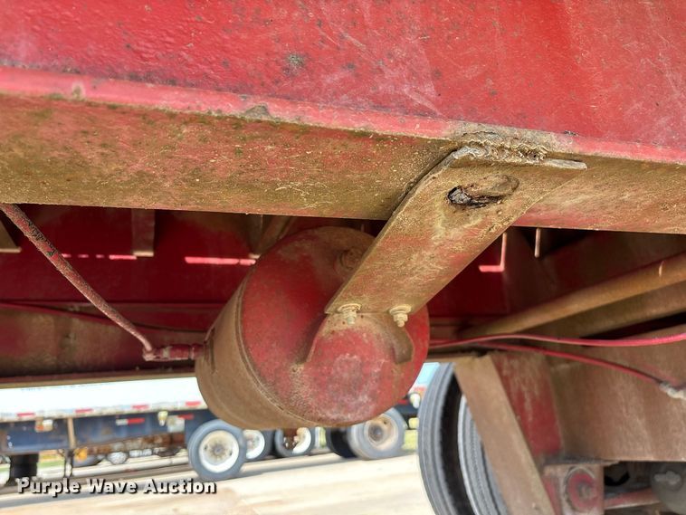 image for item FG0618 1985 Fruehauf PB100-T2W-48XW flatbed trailer