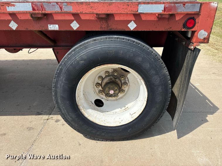 image for item FG0618 1985 Fruehauf PB100-T2W-48XW flatbed trailer