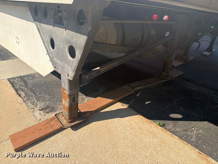 image for item FH6373 2016 Utility  VS2RA refrigerated van trailer
