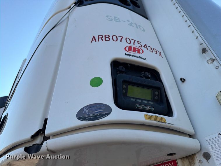 image for item FH6374 2008 Utility VS2RA refrigerated van trailer