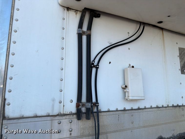 image for item FH6374 2008 Utility VS2RA refrigerated van trailer