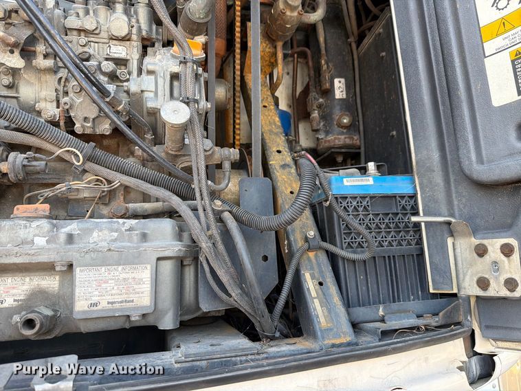 image for item FH6374 2008 Utility VS2RA refrigerated van trailer