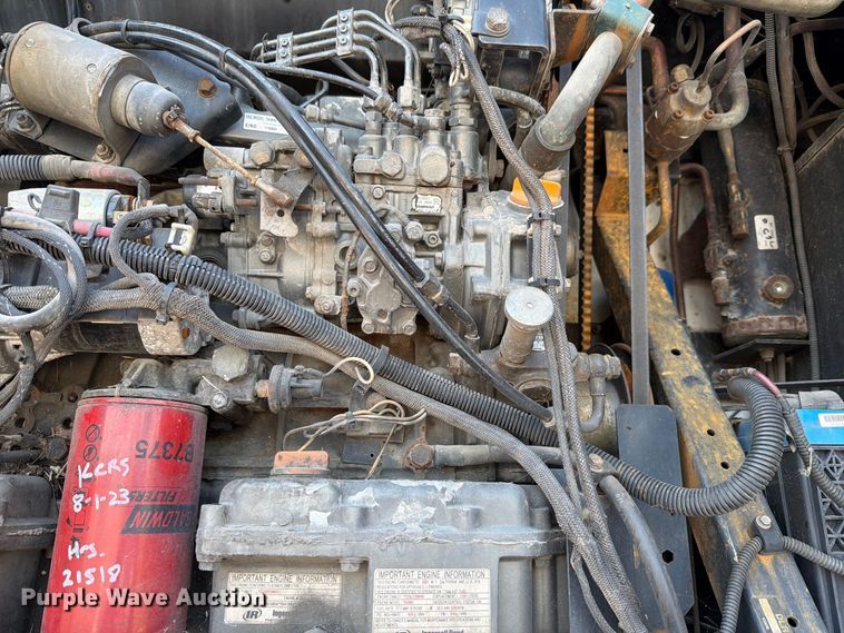 image for item FH6374 2008 Utility VS2RA refrigerated van trailer