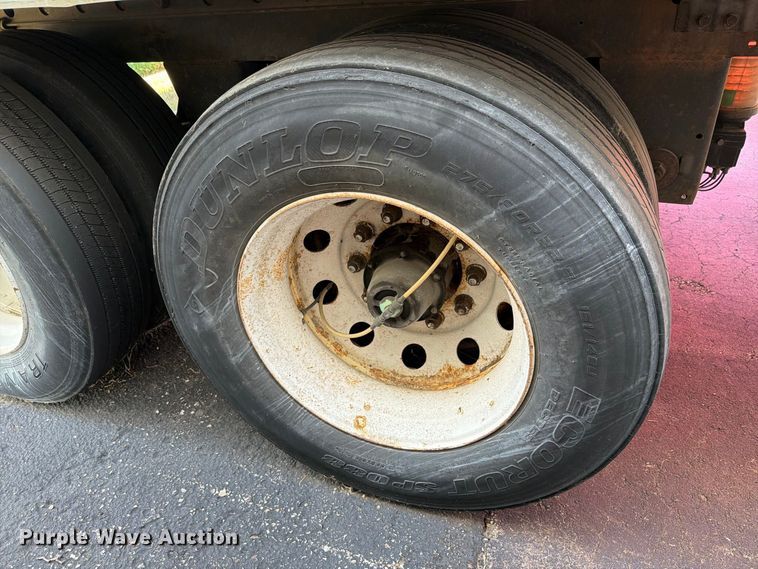 image for item FH6374 2008 Utility VS2RA refrigerated van trailer