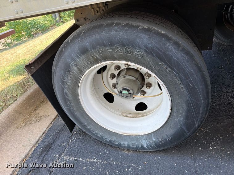 image for item FH6374 2008 Utility VS2RA refrigerated van trailer