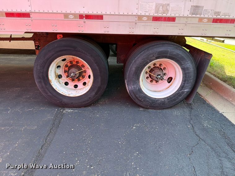 image for item FH6374 2008 Utility VS2RA refrigerated van trailer