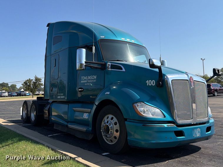 image for item FH6375 2017 Kenworth T680 semi truck