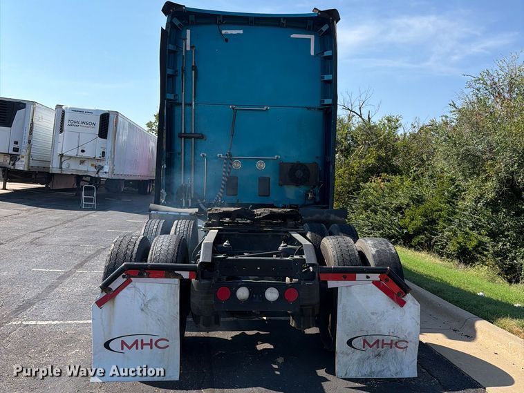image for item FH6375 2017 Kenworth T680 semi truck