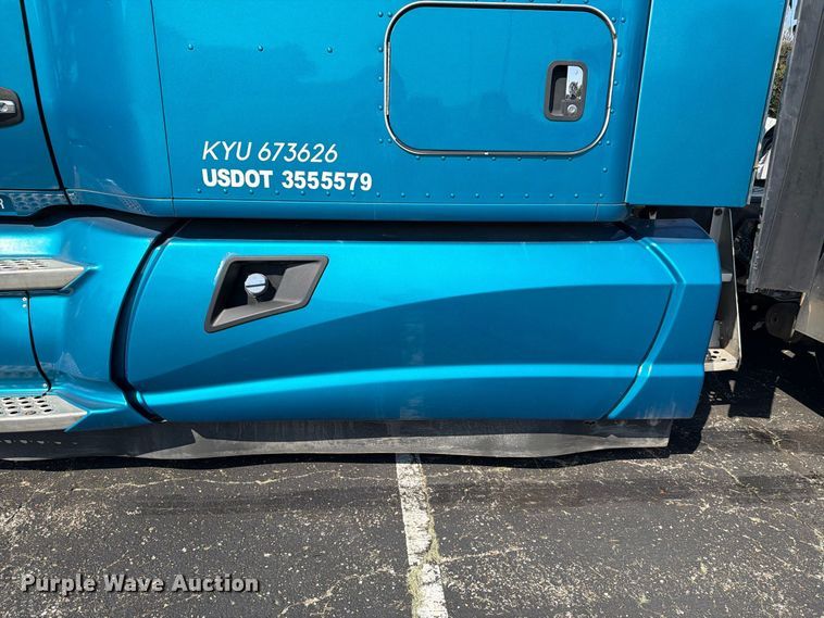 image for item FH6375 2017 Kenworth T680 semi truck