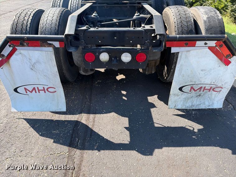 image for item FH6375 2017 Kenworth T680 semi truck