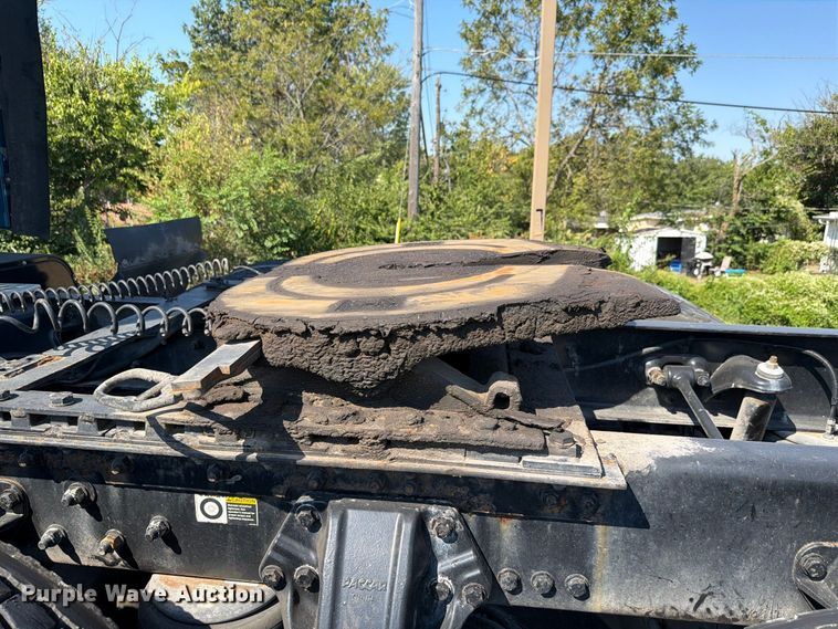 image for item FH6375 2017 Kenworth T680 semi truck