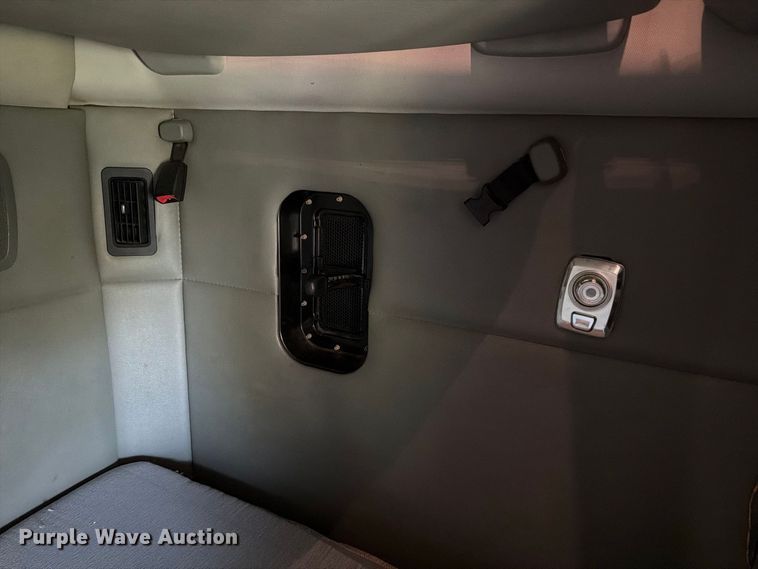 image for item FH6375 2017 Kenworth T680 semi truck