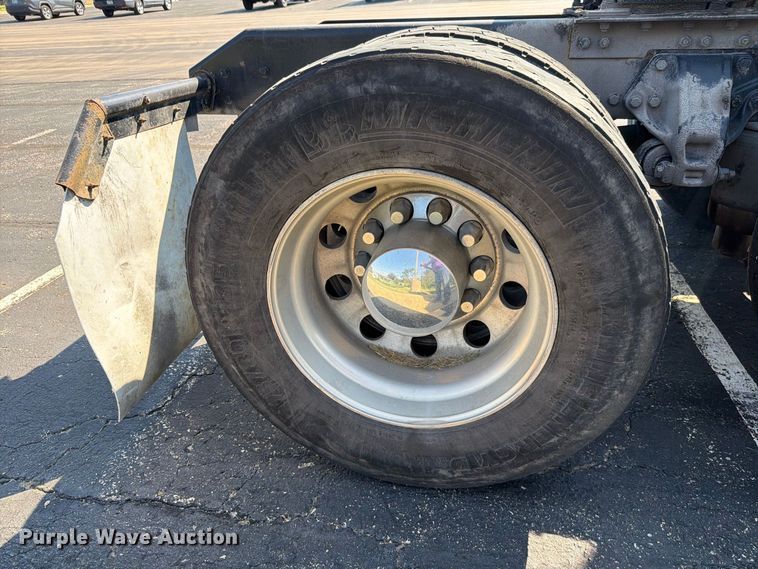 image for item FH6375 2017 Kenworth T680 semi truck