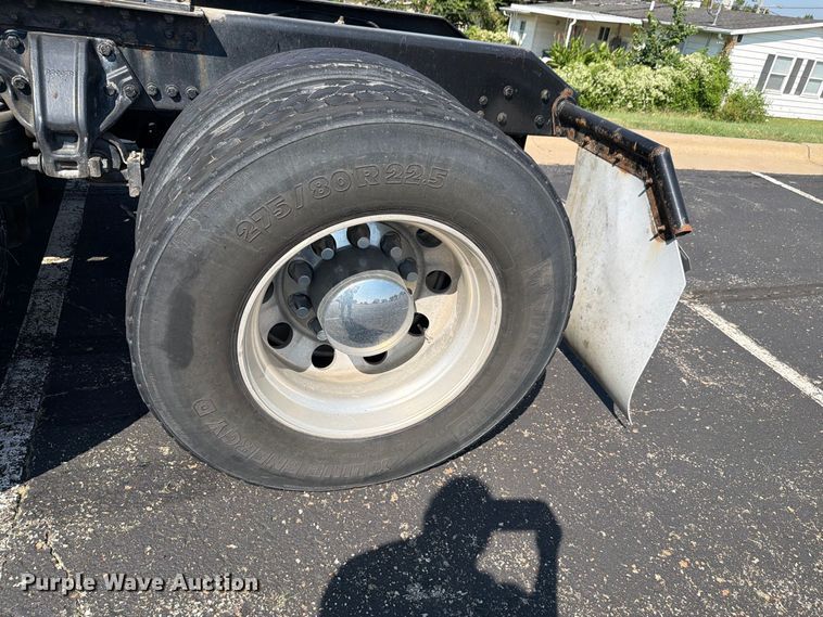 image for item FH6375 2017 Kenworth T680 semi truck