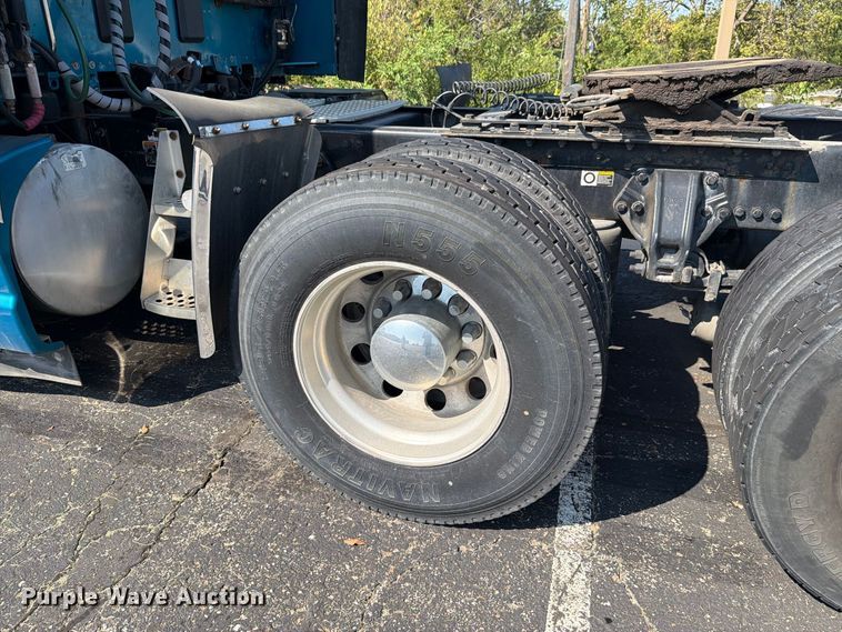 image for item FH6375 2017 Kenworth T680 semi truck