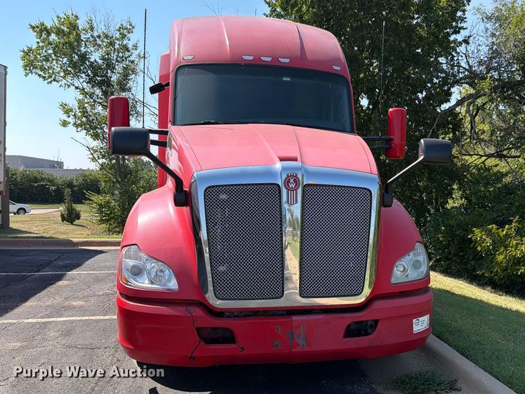 image for item FH6376 2018 Kenworth T680 semi truck