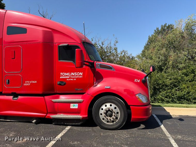 image for item FH6376 2018 Kenworth T680 semi truck