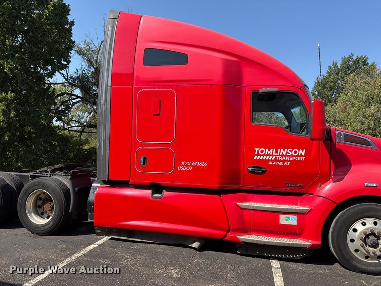image for item FH6376 2018 Kenworth T680 semi truck