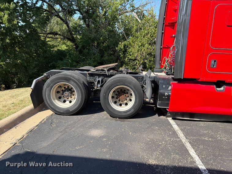 image for item FH6376 2018 Kenworth T680 semi truck