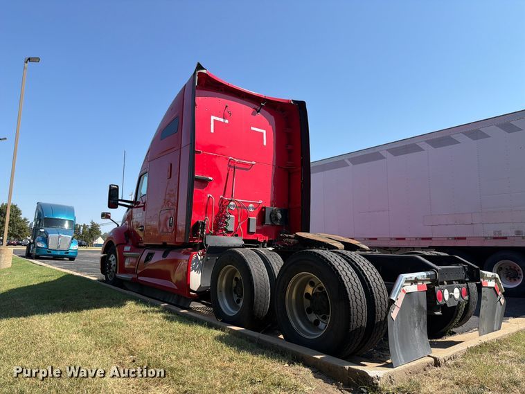 image for item FH6376 2018 Kenworth T680 semi truck