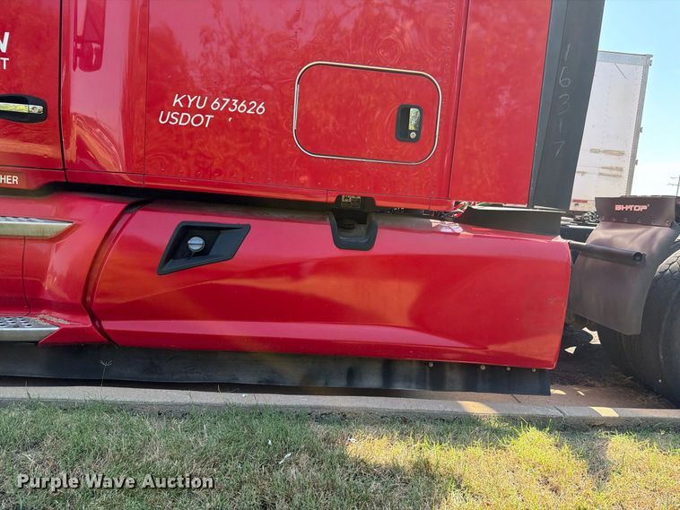 image for item FH6376 2018 Kenworth T680 semi truck