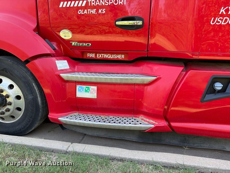 image for item FH6376 2018 Kenworth T680 semi truck