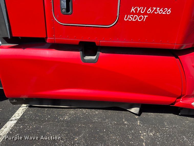 image for item FH6376 2018 Kenworth T680 semi truck