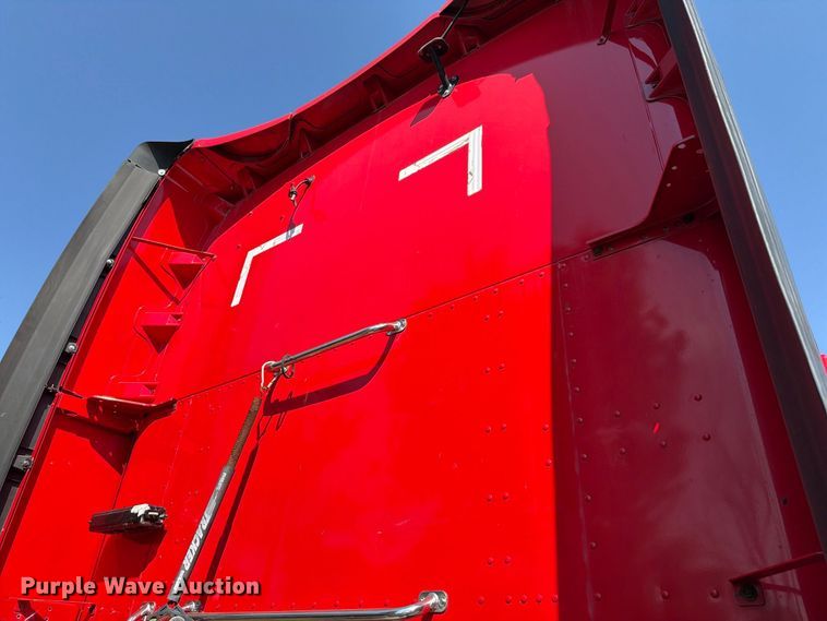 image for item FH6376 2018 Kenworth T680 semi truck