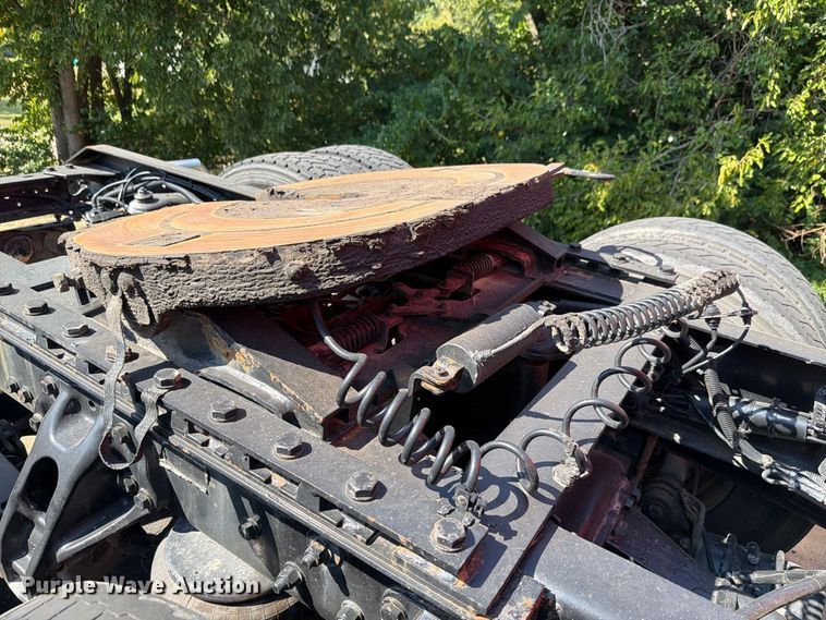 image for item FH6376 2018 Kenworth T680 semi truck