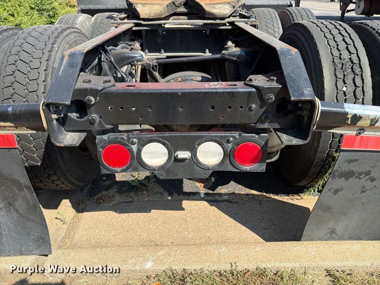 image for item FH6376 2018 Kenworth T680 semi truck