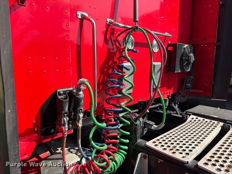 image for item FH6376 2018 Kenworth T680 semi truck