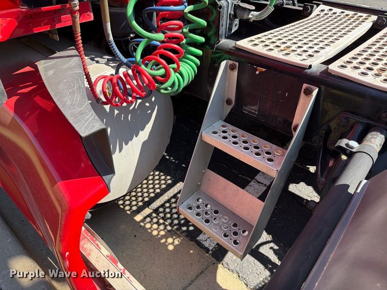 image for item FH6376 2018 Kenworth T680 semi truck