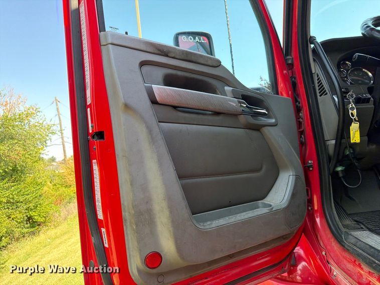 image for item FH6376 2018 Kenworth T680 semi truck