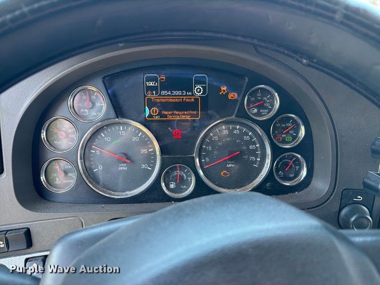 image for item FH6376 2018 Kenworth T680 semi truck