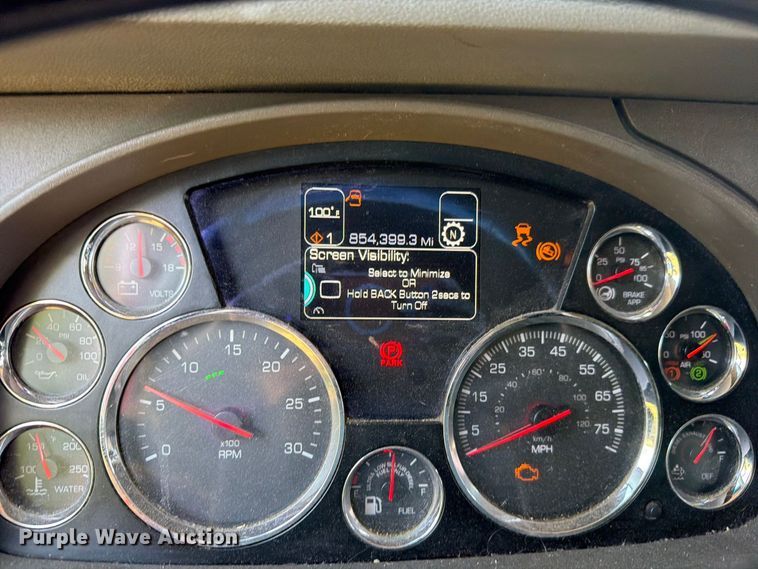 image for item FH6376 2018 Kenworth T680 semi truck