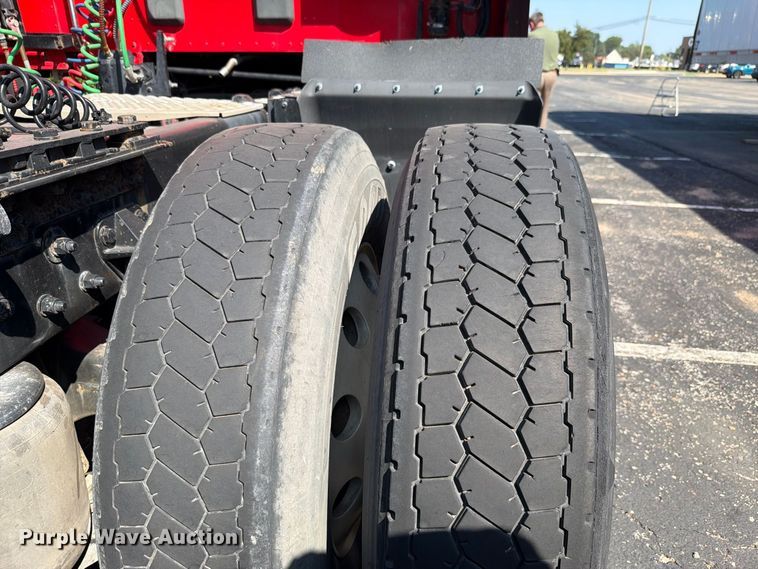 image for item FH6376 2018 Kenworth T680 semi truck