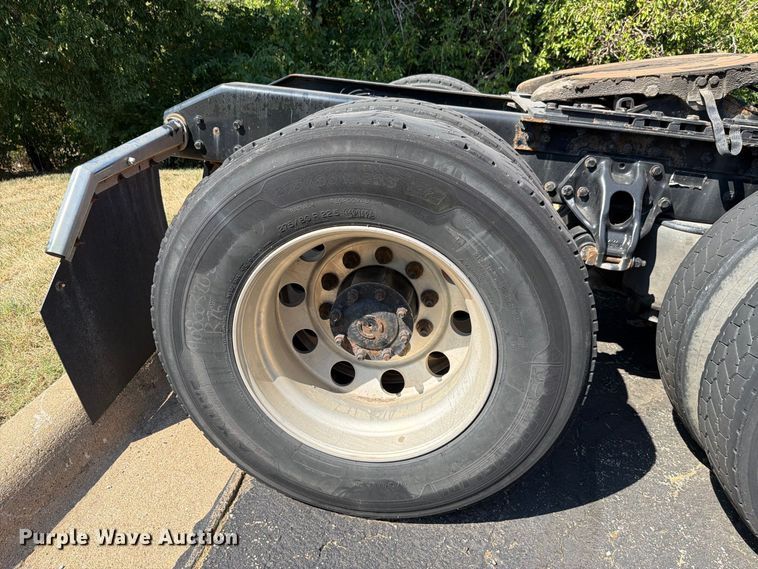 image for item FH6376 2018 Kenworth T680 semi truck