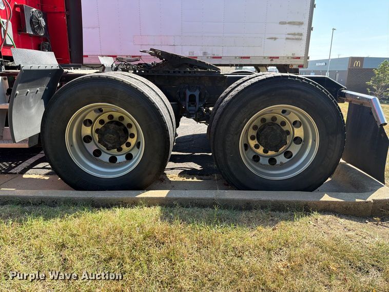 image for item FH6376 2018 Kenworth T680 semi truck
