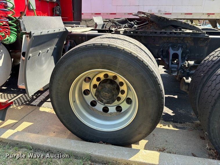 image for item FH6376 2018 Kenworth T680 semi truck