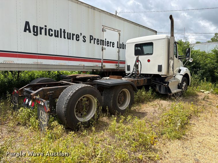 image for item FK0290 2016 Kenworth T880 semi truck