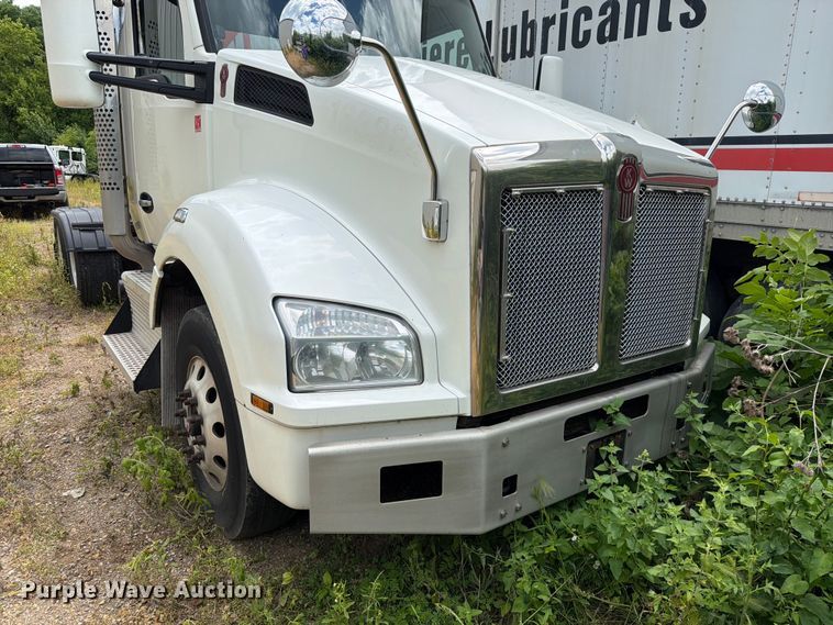image for item FK0290 2016 Kenworth T880 semi truck