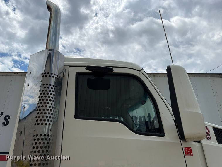image for item FK0290 2016 Kenworth T880 semi truck