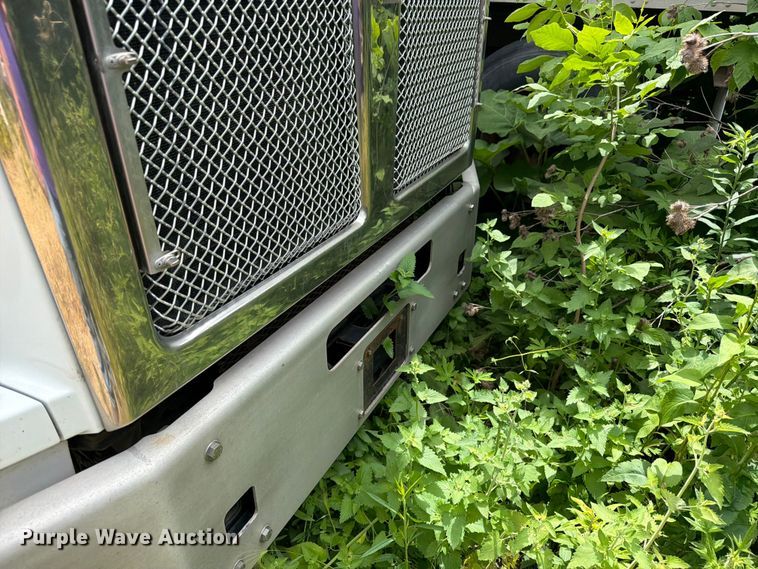 image for item FK0290 2016 Kenworth T880 semi truck