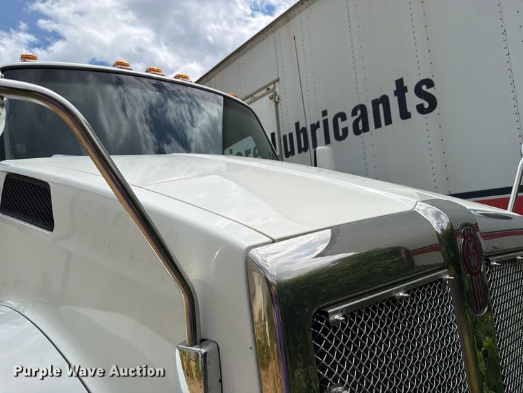 image for item FK0290 2016 Kenworth T880 semi truck