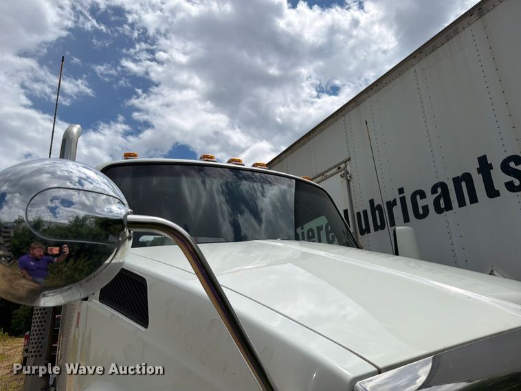 image for item FK0290 2016 Kenworth T880 semi truck