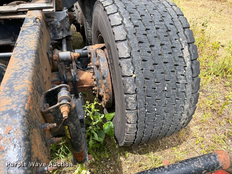 image for item FK0290 2016 Kenworth T880 semi truck