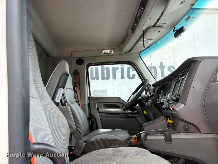image for item FK0290 2016 Kenworth T880 semi truck