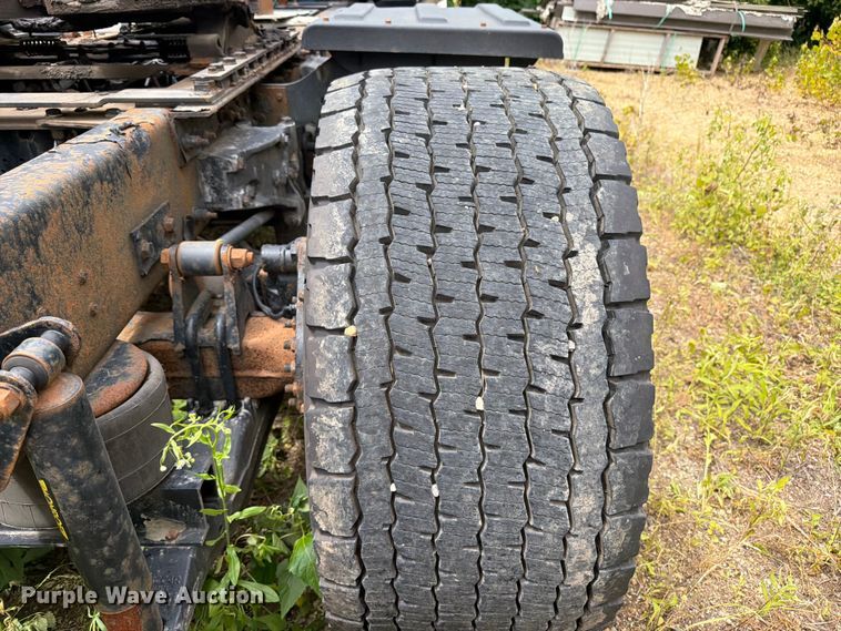 image for item FK0290 2016 Kenworth T880 semi truck