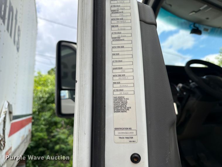 image for item FK0290 2016 Kenworth T880 semi truck