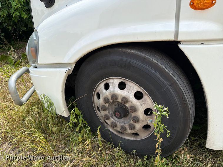 image for item FK0291 2015 Freightliner Cascadia semi truck